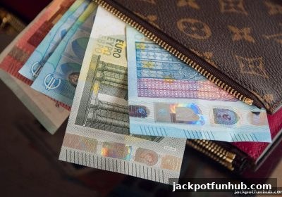 彩金游戏揭秘：德州扑克彩票的起源、进化与全球风潮