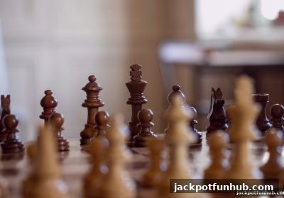 彩金游戏视角：棋牌规则核心与电竞化演变全解析